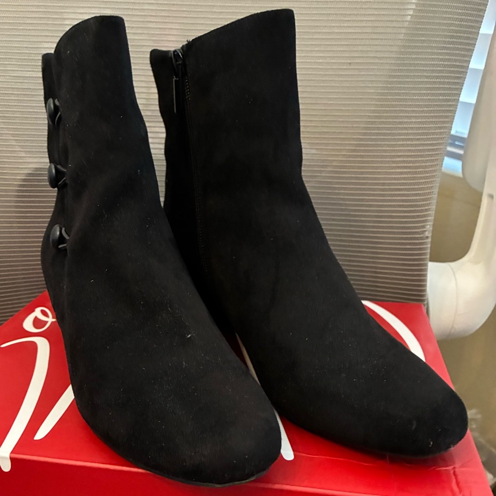 Impo Women's Georgina Black Ankle Booties Size 9